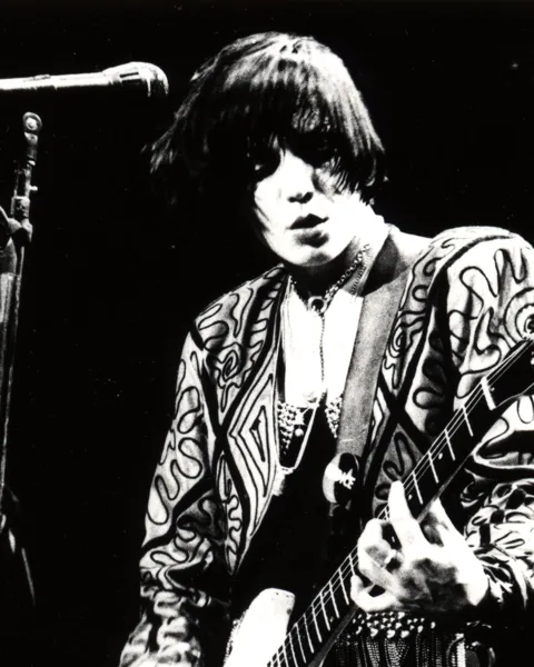 Joan Jett's hairstyle